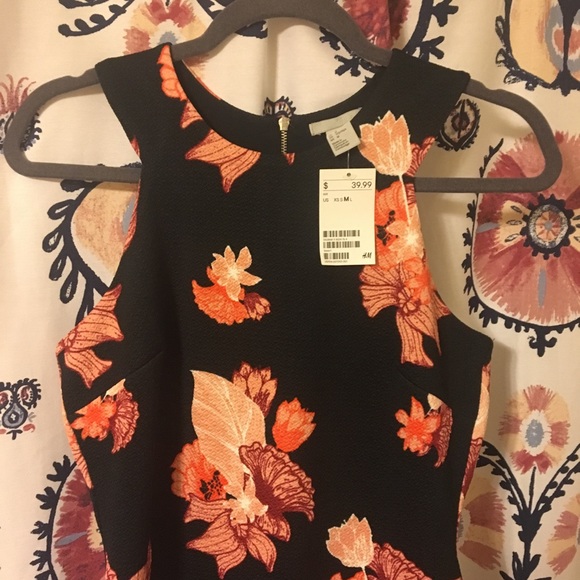 H & M Fitted Floral Dress - Picture 2 of 8